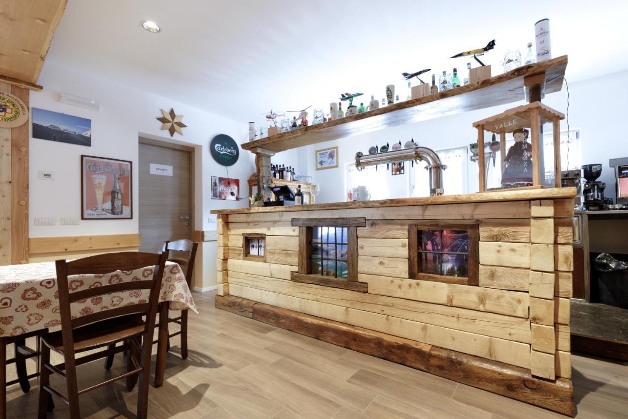 Albergo Ristorante Le Alpi La Frua 外观 照片